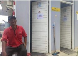 Pekerja  Toilet Umum di SPBU Swasta Mengeluh Digratiskan