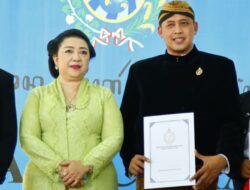 Keraton Surakarta Anugerahi Gelar Kanjeng Raden Temanggung Kepada Plt. Wali Kota Bekasi