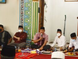 Warga RW 17 Kelurahan Bintara Sampaikan Aspirasi Setelah Shalat Jumat Berjemaah dengan Plt Wali Kota Bekasi