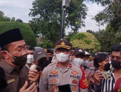 Rapat Paripurna Pergantian Ketua DPRD Kota Bekasi diwarnai aksi Demonstrasi