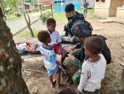 Satgas Pamtas RI-PNG Yonif 711/Raksatama Layanani Pengobatan Masyarakat Perbatasan