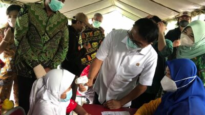 Moeldoko Tinjau Vaksinasi Anak di Wilayah Kecamatan Jatiasih