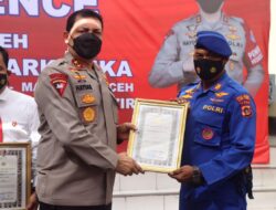 Turut Membantu Pengungkapan Jaringan Narkoba Internasional, Kapolda Aceh Beri Penghargaan Kepada Kasatpolairud Polres Aceh Timur