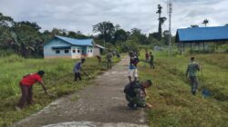 Jadikan Kampung Bersih Dan Indah, Satgas Yonif 126/KC Ajak Masyarakat Karya Bakti Bersama