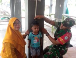 Peduli Akan Kesehatan Masyarakat, Sertu Said Ali Dampingi Giat Posyandu Balita