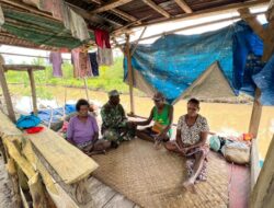 Toni Akimuri : Terima Kasih Anak-Anak TNI Sudah Membangun di Kampung Kami
