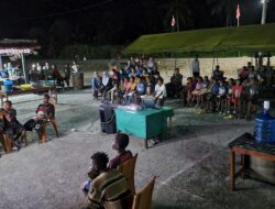 Rayakan HUT RI Ke-77, Satgas Yonif 126/KC Gelar Nonton Bareng Bersama Anak-Anak Dan Masyarakat Papua Se Distrik Waris