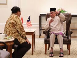 Menhan Prabowo Bertemu PM Malaysia Anwar Ibrahim, Bicara Hubungan Bilateral dan Regional